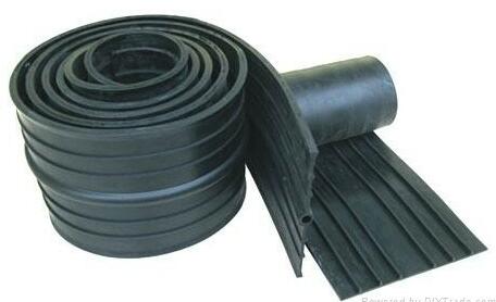 U型橡膠止水帶安裝固定時(shí)如何應(yīng)地制宜？